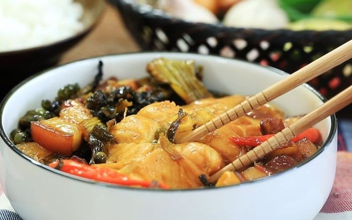 Chuẩn bị nguyên liệu và thời gian chế biến món cá trắm kho dưa