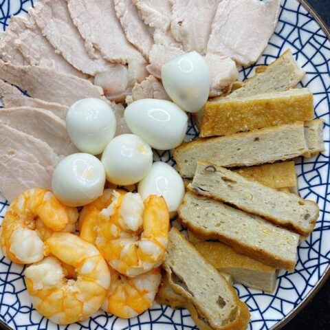 Những nguyên liệu tươi ngon cho món bánh canh chả tôm chuẩn vị