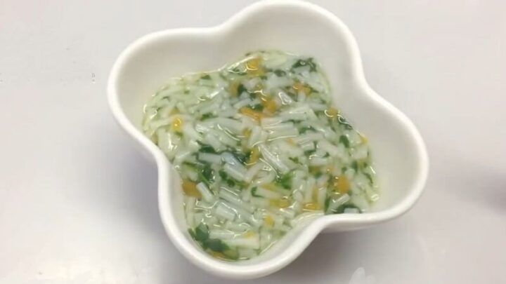 Một bát mì rau củ Nhật thơm ngon, đầy màu sắc, tốt cho sức khỏe