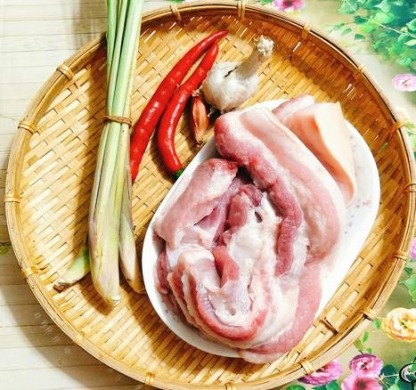 Thịt ba chỉ rang sả ớt vàng óng, thơm lừng, chỉ cách nấu ăn ngon chuẩn vị
