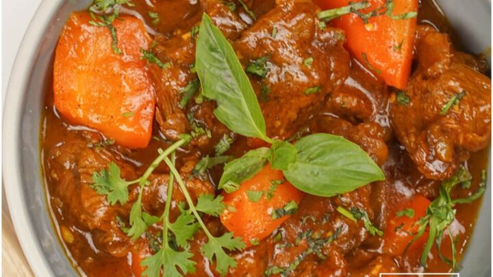 Bữa cơm gia đình ngon với món bò kho hấp dẫn