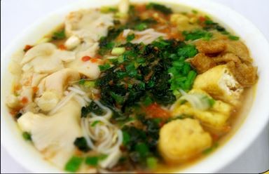 Tô bún ốc chay chuẩn vị với nước dùng đậm đà và "ốc" giả dai ngon