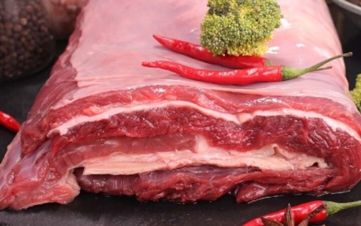 Chọn thịt bò tươi ngon để nấu bún măng bò