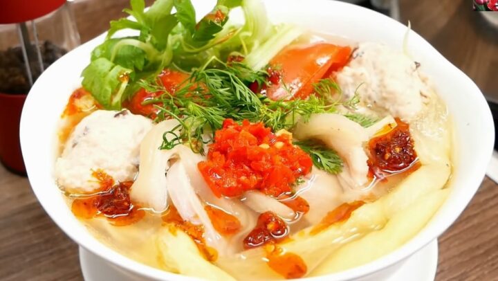 Tô bún mọc miền Bắc thơm ngon hấp dẫn với nước dùng trong vắt