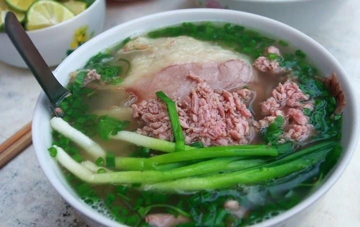 Tô phở bò tái chín thơm ngon hấp dẫn, chuẩn vị để kinh doanh