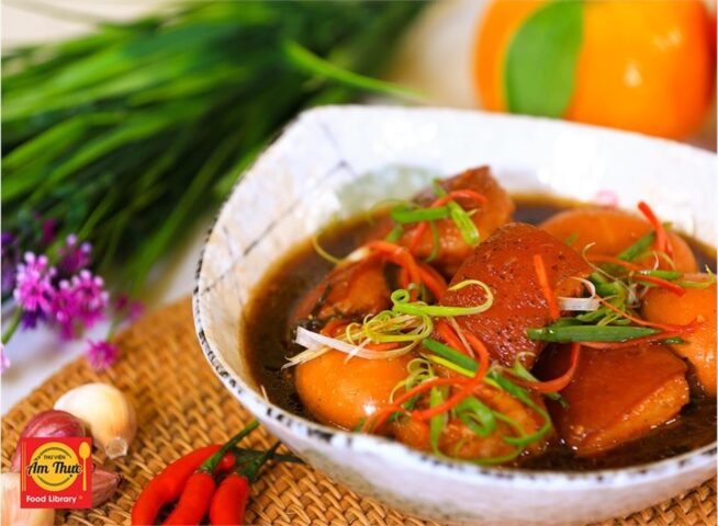 Dạy cách nấu thịt kho tàu chuẩn vị truyền thống, đậm đà hương vị