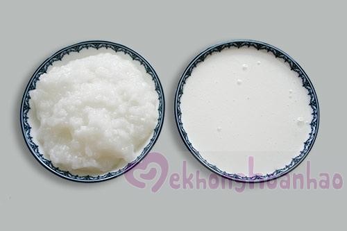 alt: Cách nấu cháo truyền thống cho bé ăn dặm với cháo trắng và bột gạo thơm ngon, chuẩn dinh dưỡng cho trẻ