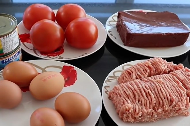 Nguyên liệu chính cho món bún riêu thịt đơn giản