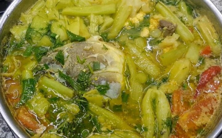 Cách nấu canh dọc mùng với cá thơm ngon chuẩn vị