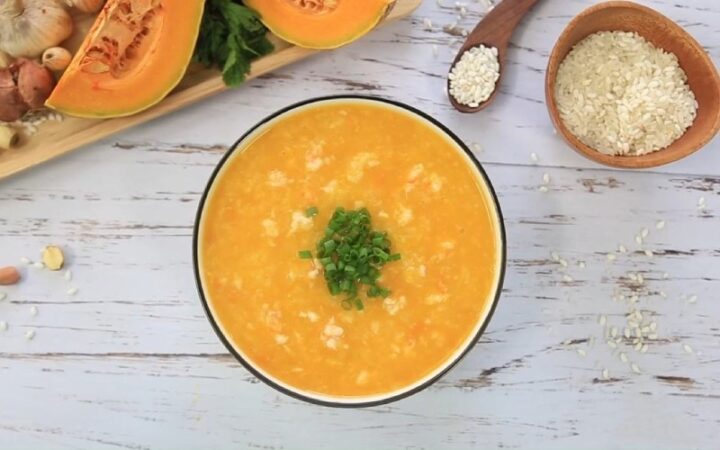 Cháo xay nhuyễn cho bé bắt đầu ăn dặm