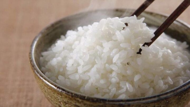 Nồi gang là lựa chọn lý tưởng để nấu cơm bằng bếp ga