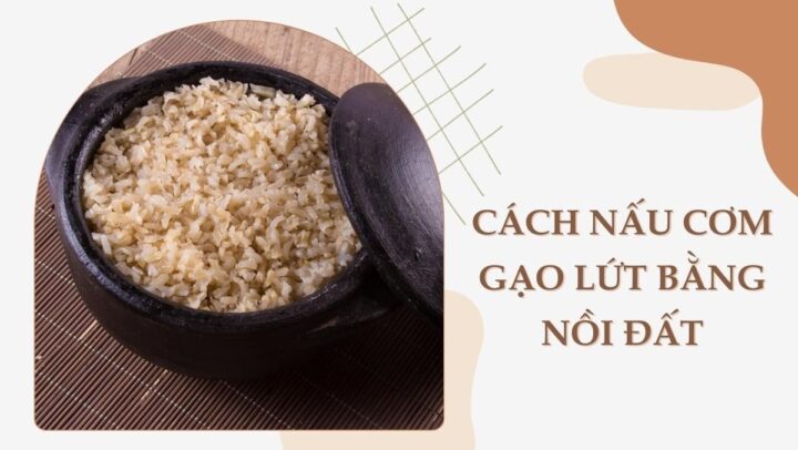 Vo sạch và ngâm gạo lứt để nấu cơm