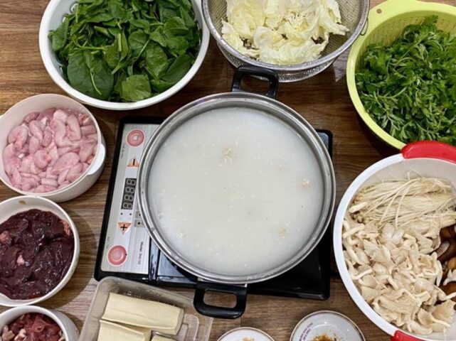 Các loại nguyên liệu tươi ngon chuẩn bị cho món lẩu cháo thập cẩm