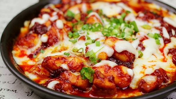 Mì phô mai cay Hàn Quốc béo ngậy