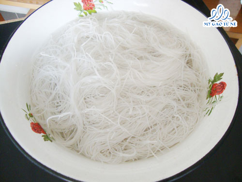 Cách Nấu Mì Gạo Ngon Đơn Giản, Đậm Đà Chuẩn Vị Tại Nhà 4 cach nau mi gao mi trang an nhieu khong lo nong 8042 3