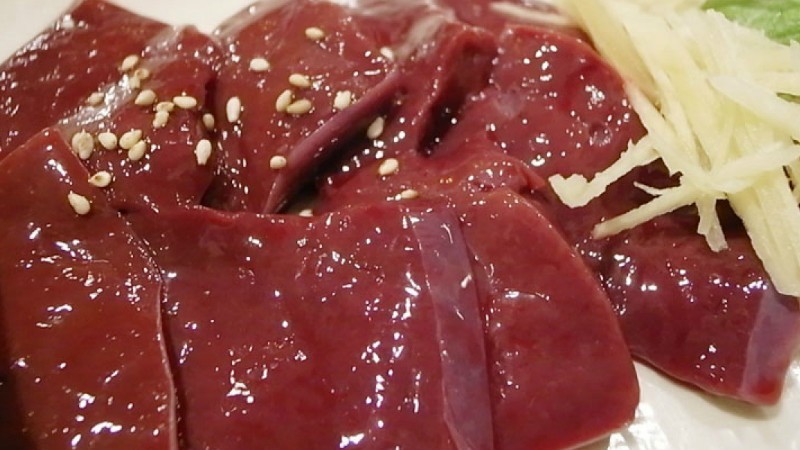 Gan heo tươi ngon màu đỏ sẫm