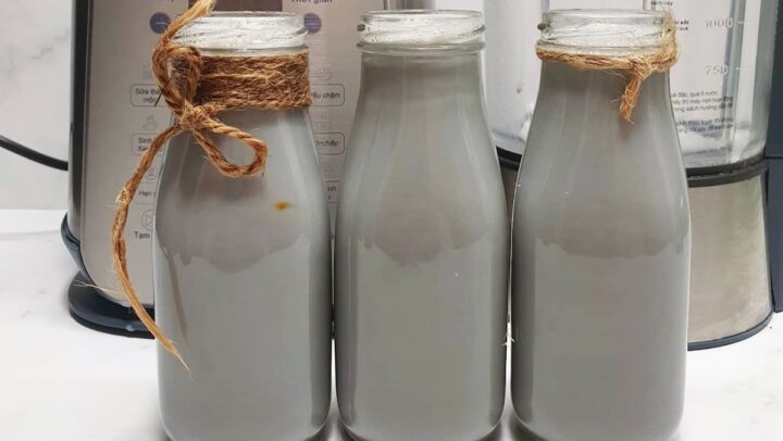 Sữa đậu nành mè đen thơm ngon sánh mịn tự làm tại nhà