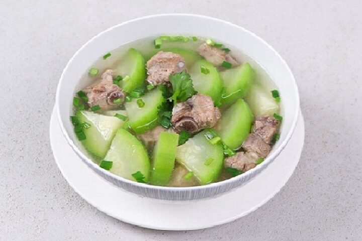 Giá trị dinh dưỡng của canh bí xanh nấu xương sườn