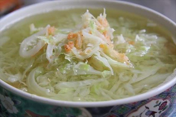 Canh cải nấu tôm tươi ngon, minh họa cho việc lựa chọn nguyên liệu chất lượng khi thực hiện cách nấu canh cải nồi.