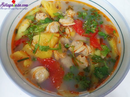 Canh ngao nấu dứa tươi ngon sau khi sơ chế