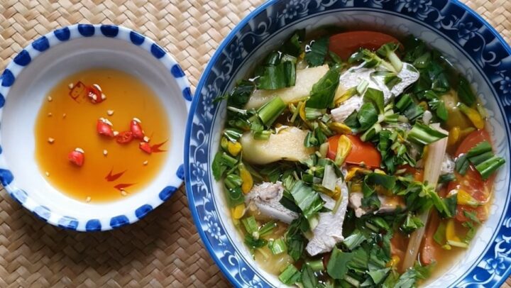 Hình ảnh cá chẽm tươi ngon đang được sơ chế