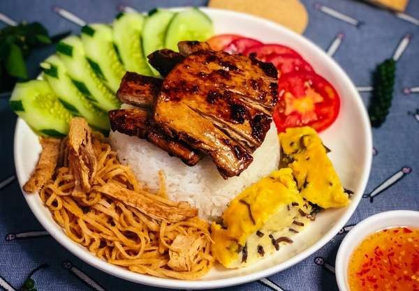 Cách nấu cơm chay ngon với cơm tấm sườn bì chả hấp dẫn, đầy đủ dinh dưỡng