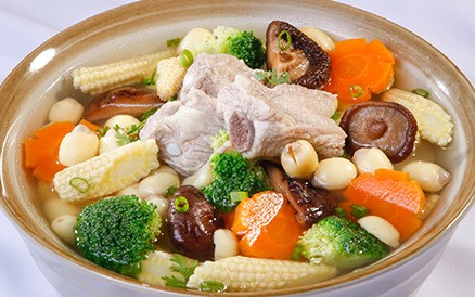 Món canh sườn hạt sen nóng hổi thơm ngon bổ dưỡng
