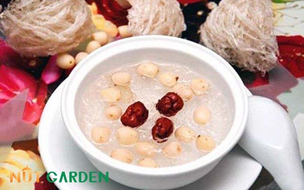 Cháo táo đỏ khô hạt sen