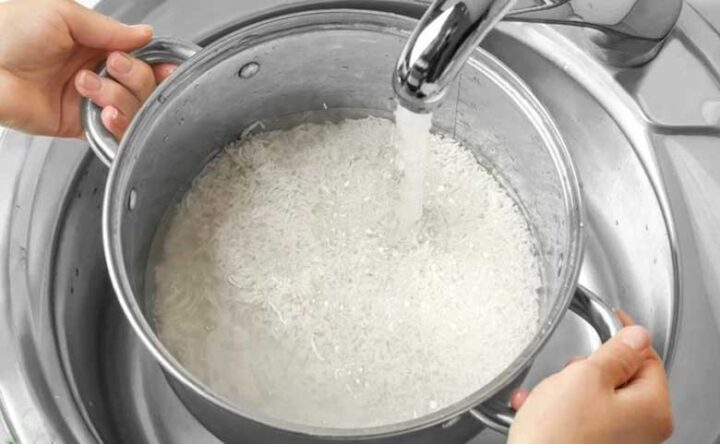Mẹo vặt cách nấu cháo sánh đặc: Ngâm gạo giúp cháo nhanh nhừ và sánh mịn