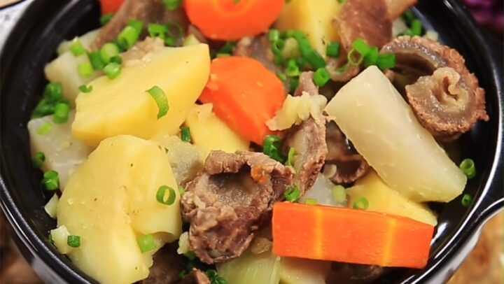 Gân bò hầm khoai tây cà rốt