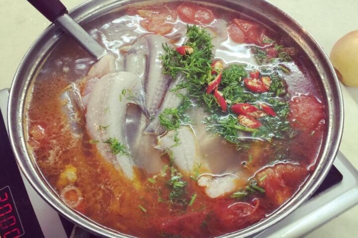 Lẩu cá khoai Quảng Bình nóng hổi, chuẩn vị truyền thống