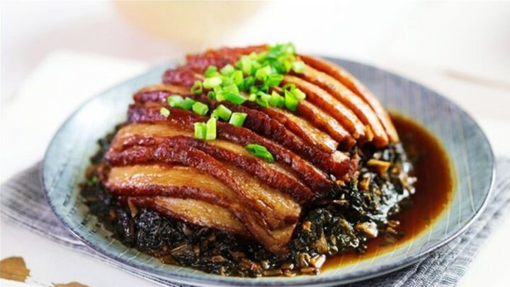 Thịt khâu nhục được chế biến công phu, mang đậm hương vị truyền thống