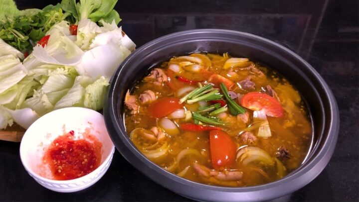 Nồi lẩu gà bia thơm ngon