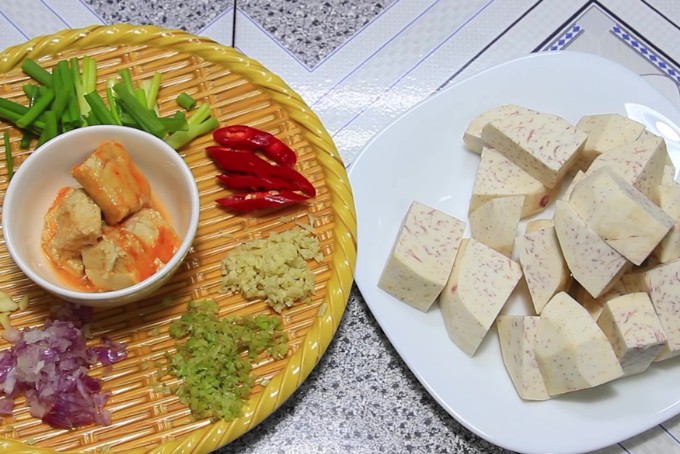 Nguyên liệu đầy đủ cho món lẩu chao vịt thơm ngon tại nhà