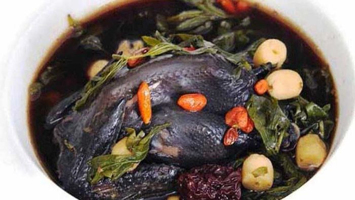 Các nguyên liệu cần thiết để thực hiện cách nấu gà hầm đậu đen bổ dưỡng