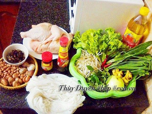 Nguyên liệu chính và các loại rau ăn kèm cho món phở gà trộn sốt me