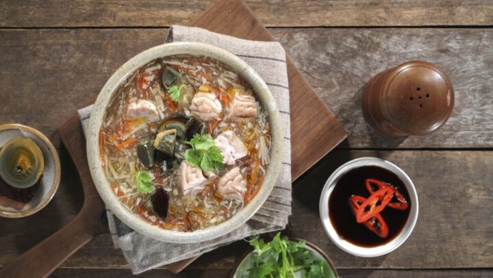 Súp tóc tiên óc heo nóng hổi, thanh đạm, giàu dinh dưỡng cho bữa ăn gia đình
