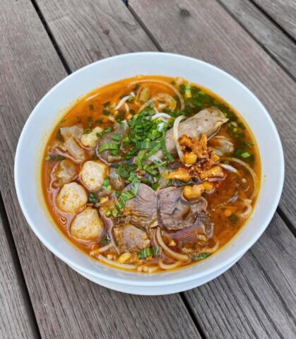 tang thanh ha nau bun bo 5 ngoisaovn w1786 h2048