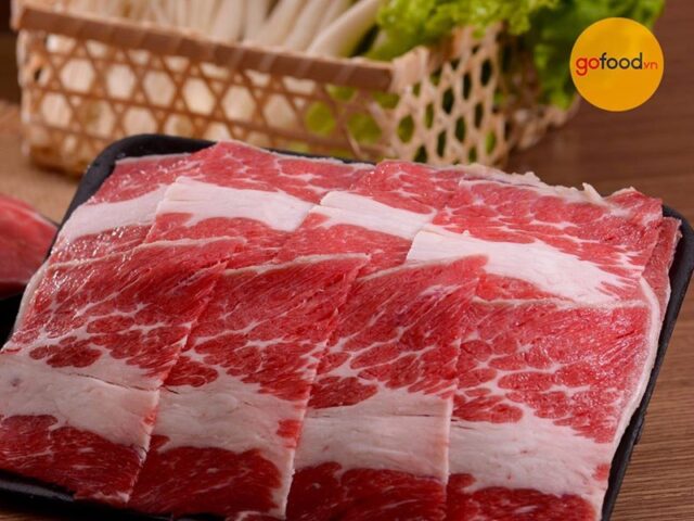 Thịt gầu bò Mỹ chất lượng cao chuẩn bị cho món lẩu kim chi