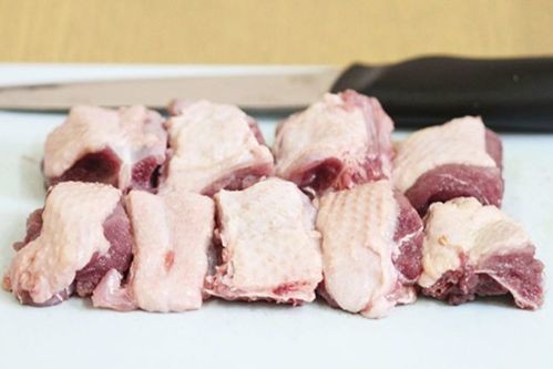 thịt vịt chặt miếng