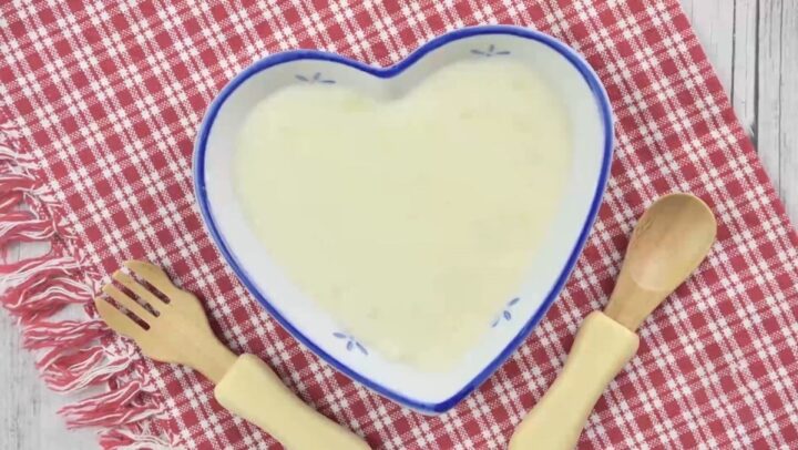 Cháo bánh mì cho bé ăn dặm thơm ngon, dễ tiêu hóa