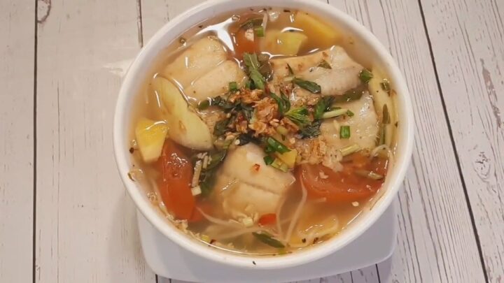 cach nau canh chua ca kho dua chuan vi