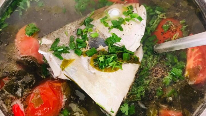 Cá cam nấu canh chua lá giang