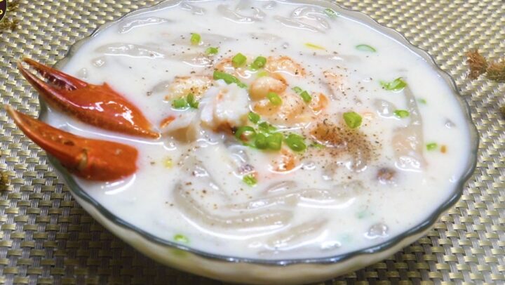 Cua biển tươi ngon dùng để nấu bánh canh cua nước cốt dừa