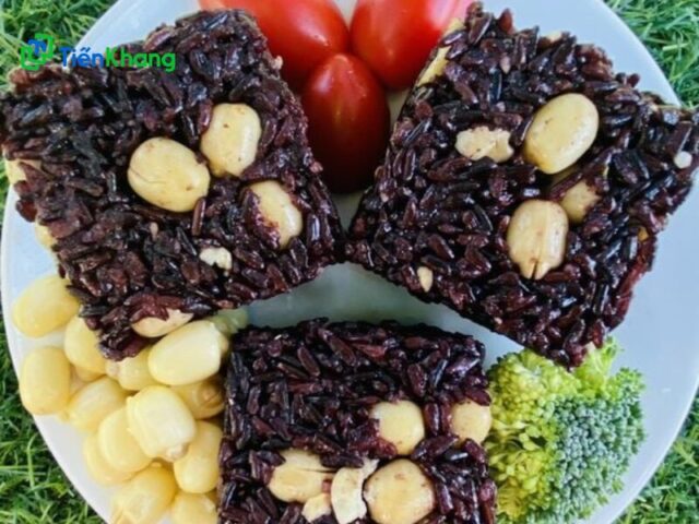 tienkhang com cach nau com gao lut hat sen 2