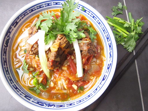 Bát phở sốt vang thơm ngon hấp dẫn chuẩn vị như ngoài hàng