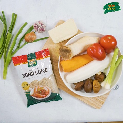 Các nguyên liệu cần thiết để chuẩn bị món canh miến chay thơm ngon
