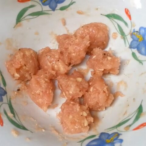 Bước 1 Ướp chả cá Canh cần tây cá viên