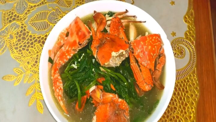 Canh ghẹ rau muống thơm ngon, nóng hổi cho bữa cơm gia đình