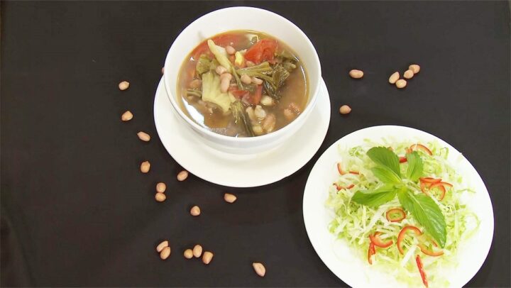 Nguyên liệu chính chuẩn bị để nấu canh cải chua chay thơm ngon